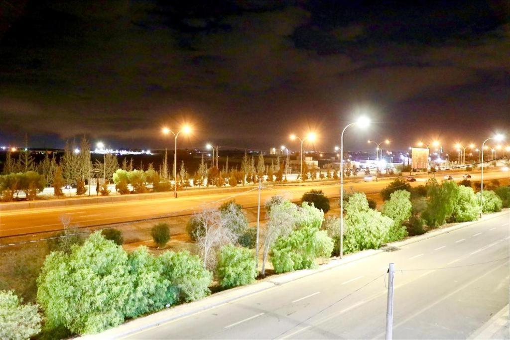 עמאן Salvador Dali Apartments מראה חיצוני תמונה