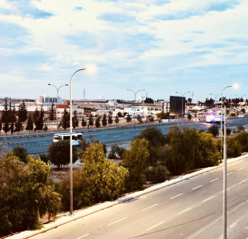 עמאן Salvador Dali Apartments מראה חיצוני תמונה