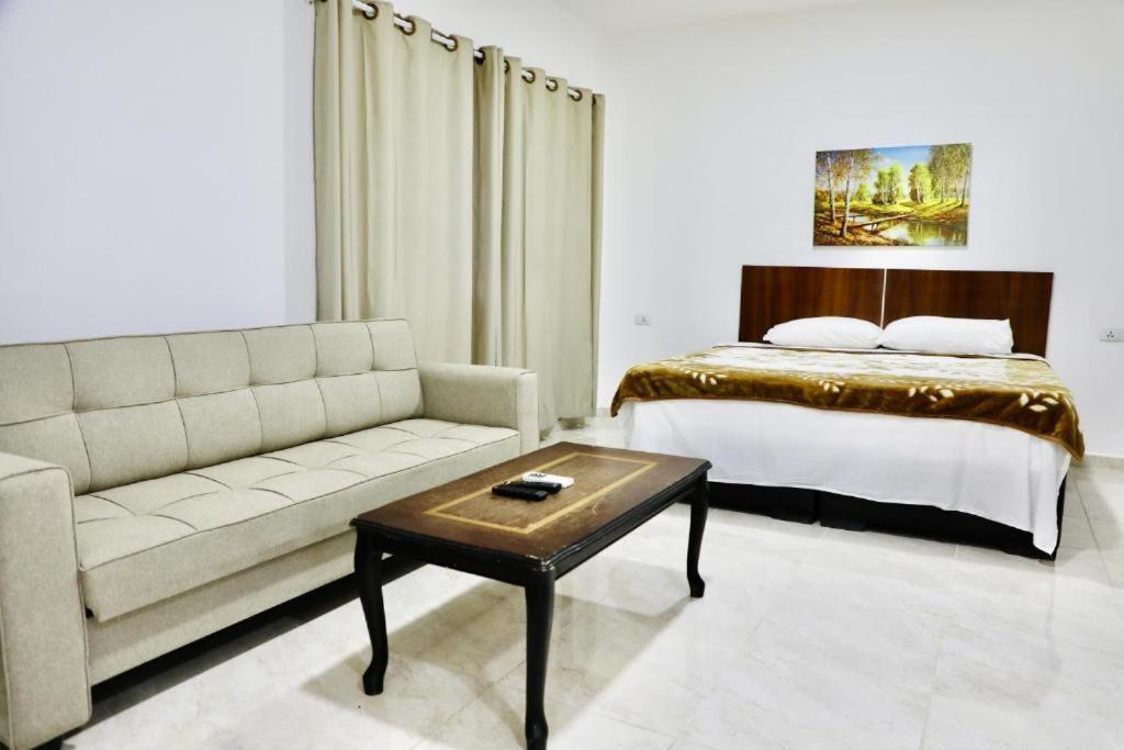 עמאן Salvador Dali Apartments מראה חיצוני תמונה